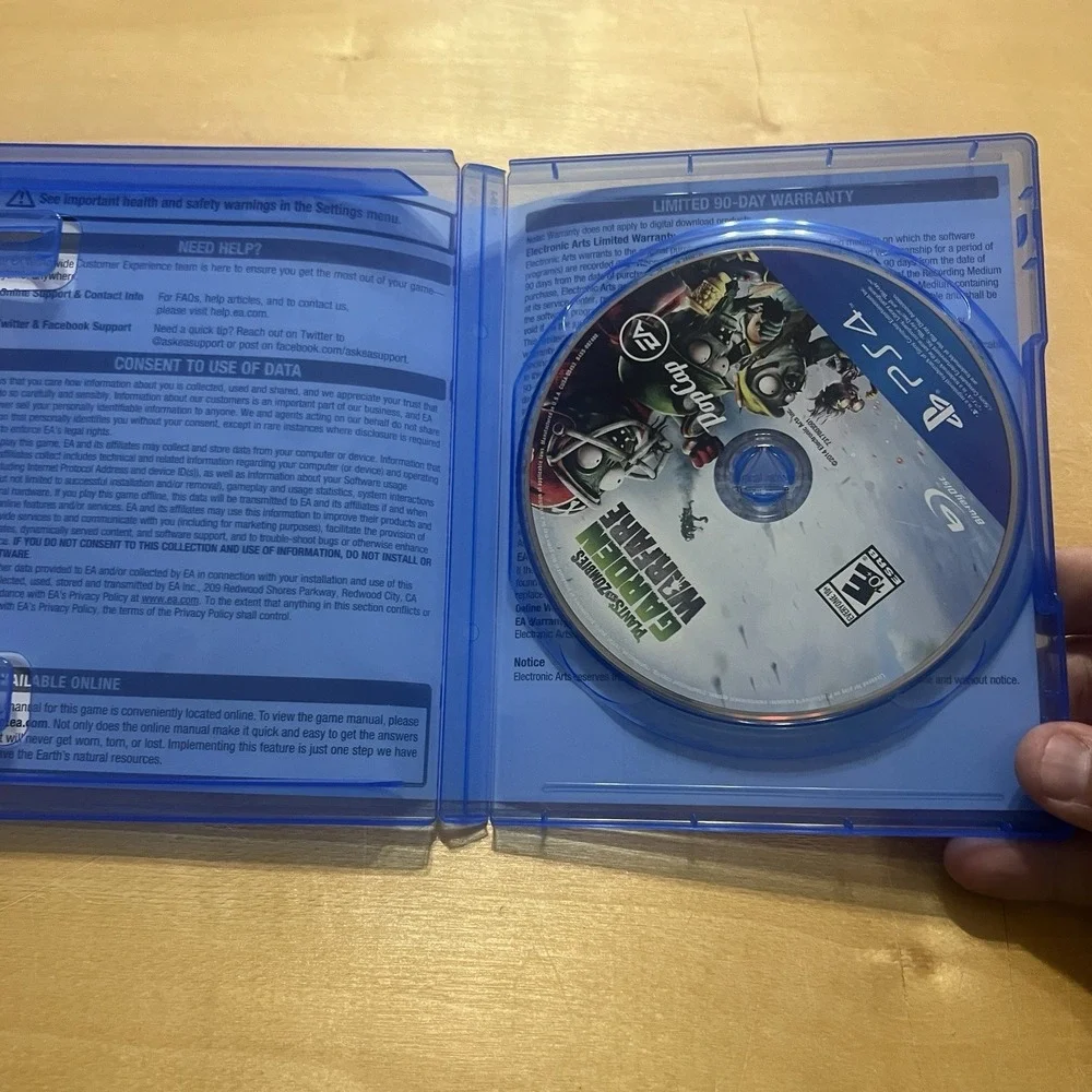 Plants vs Zombies Garden Warfare PS4 Complete CIB Tested EA PopCap